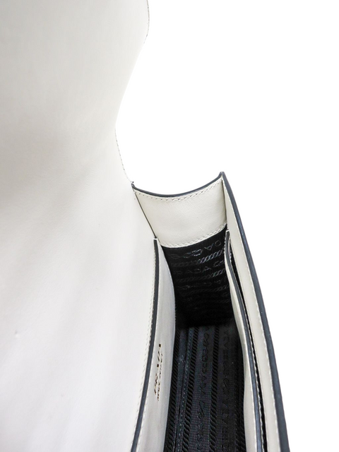 Bolso "Saffiano Cuir Monochrome Chain Bag"