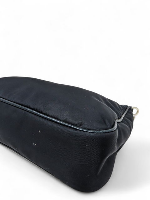 Bolso "Enameled Metal Triangle Re-Edition 2005"