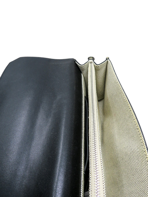 Bolso Negro