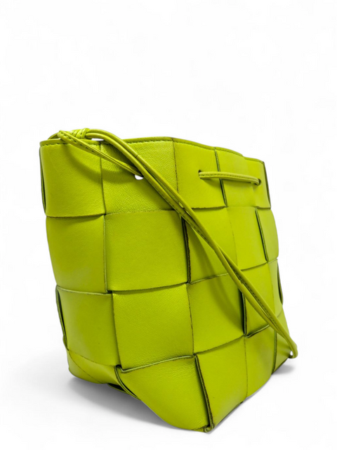 Bolso "Nappa Maxi Intrecciato Small Cassette Bucket Bag"