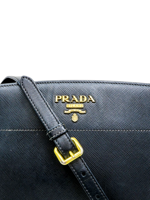 Bolso "Saffiano Lux Esplanade Crossbody Bag"