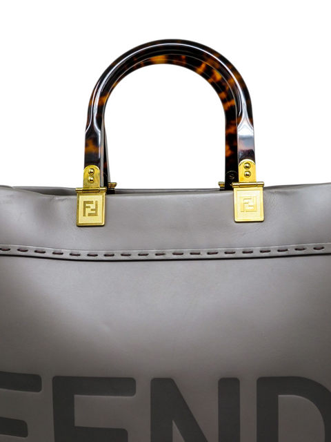 Bolso "Sunshine Medium en Dove Gray Leather Shopper"