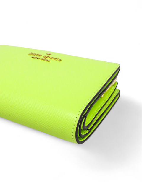 Billetera "Madison Saffiano Leather Medium"