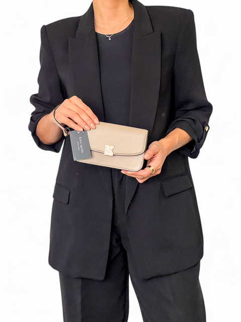 Bolso "Dakota Flap Wristlet"