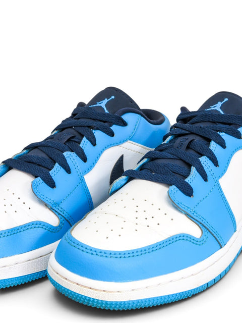 Tenis "Air Jordan 1 Low University"