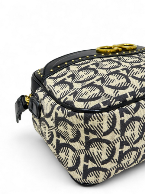 Bolso "Gancini Studded Jacquard Camera Bag"