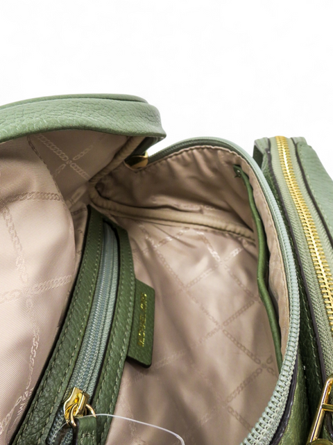 Riñonera "Slater Medium Pabbled Leather Sling Pack"