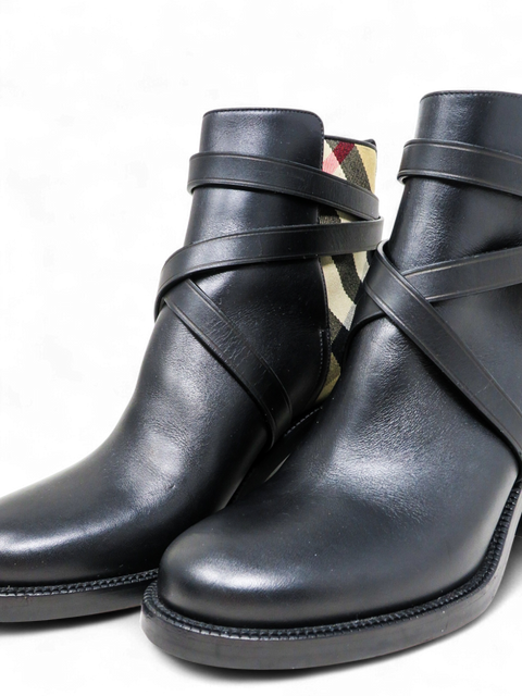 Botines "Check and Leather Heel Boots"