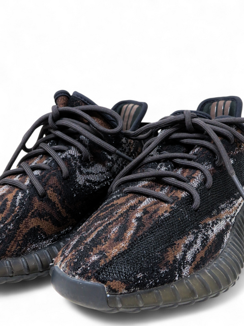 Tenis "Yeezy Boots 350 V2"