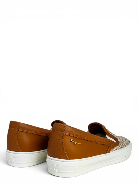 Slip-On Cafés
