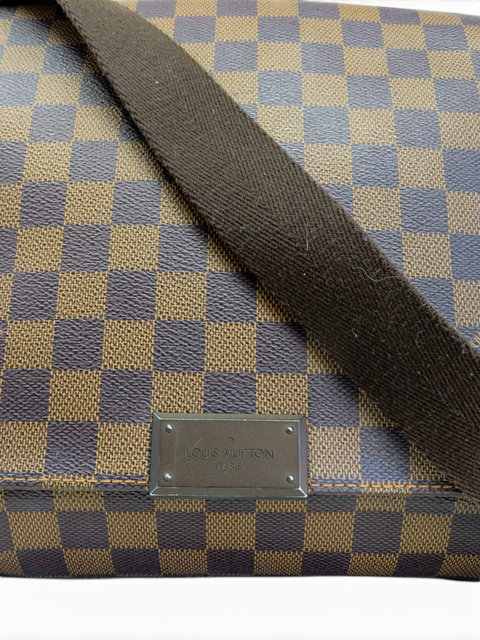 Bolso "Damier Ebene Brooklyn PM"