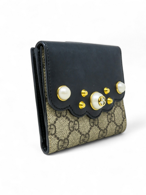 Billetera "Faux Pearl Accents Compact Wallet"