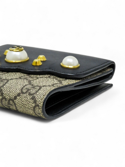 Billetera "Faux Pearl Accents Compact Wallet"
