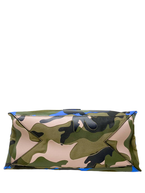Bolso "Valentino Camouflage Leather Canvas Limited Edition Rock Stud Tote"