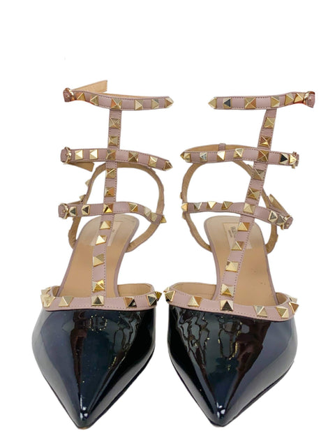 Tacones "Rockstud Accents Patent Leather T-Strap Pumps"