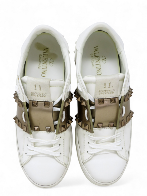 Tenis "Rockstud Accents Leather Sneakers"