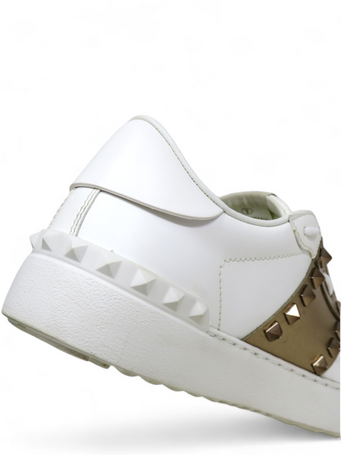 Tenis "Rockstud Accents Leather Sneakers"