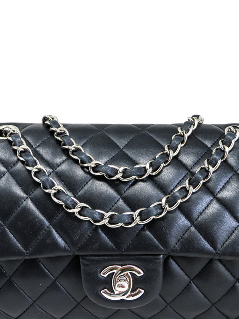 Bolso "Lambskin Quilted Medium Double Flap Black"