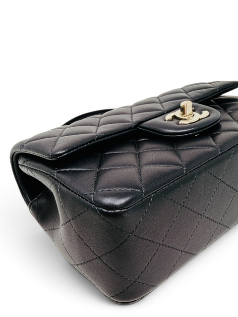 Bolso "Lambskin Quilted Mini Top Handle Rectangular Flap"