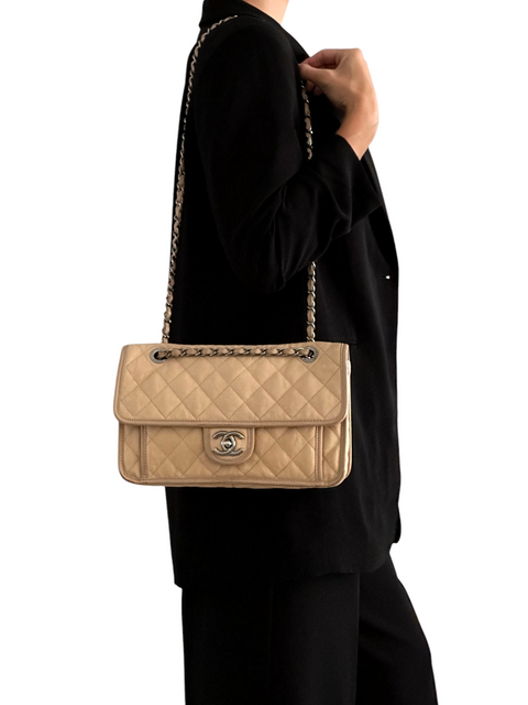 Bolso "Caviar Quilted Medium French Riviera Flap"