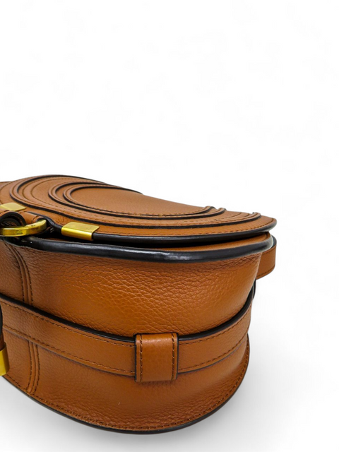 Bolso "Calfskin Mini Marcie Round Crossbody Bag Tan"