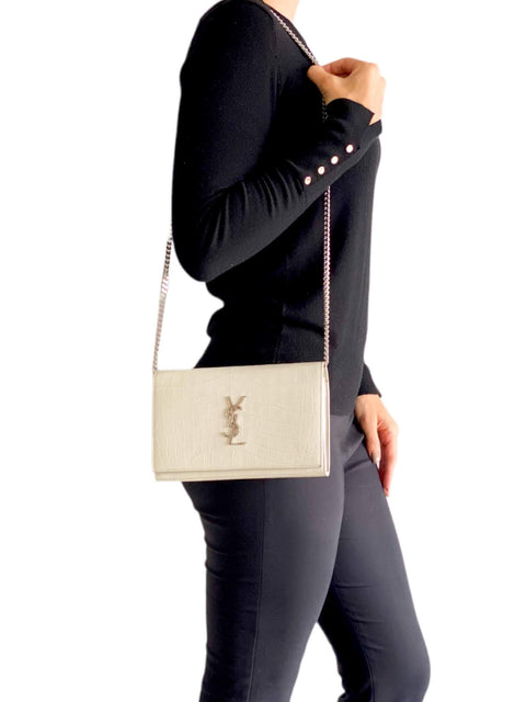 Bolso "Small Embossed Monogram Kate Wallet On Chain"