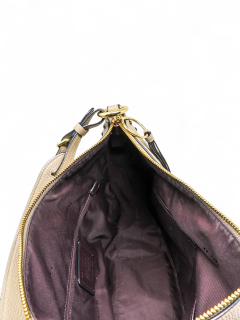 Bolso "Sutton Hobo With Scallop Rivets"