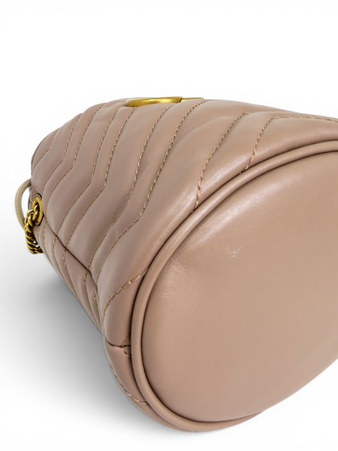 Bolso "GG Marmont Mini Bucket Bag"