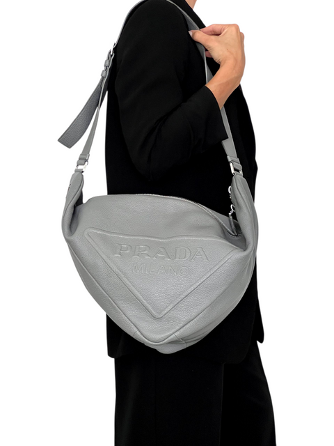 Bolso "Vitello Daino Triangle Bag"