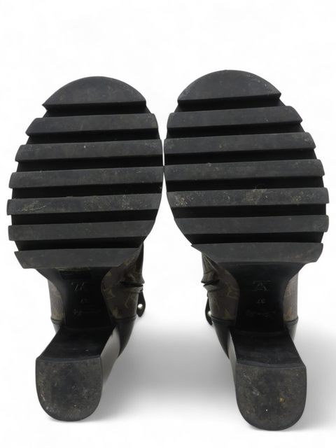 Botas "Patent Calfskin Monogram Star Trail Ankle Boots"
