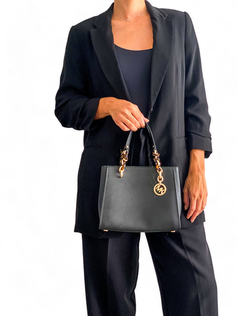 Bolso "Cynthia Small Leather Satchel"