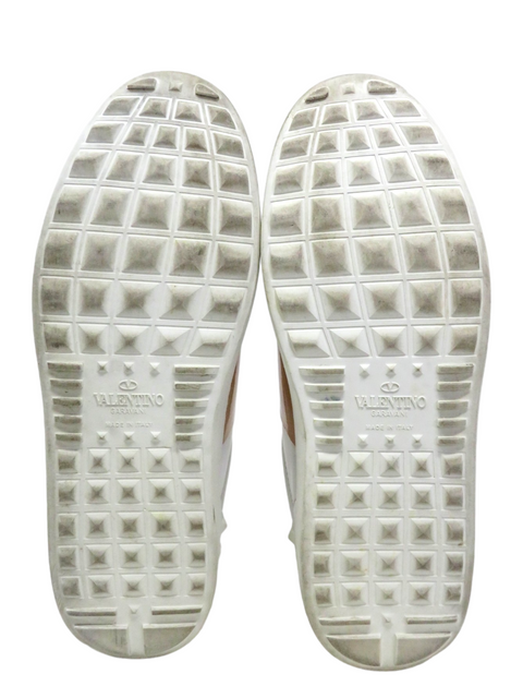 Tenis "Rockstud Accents Leather Sneakers"