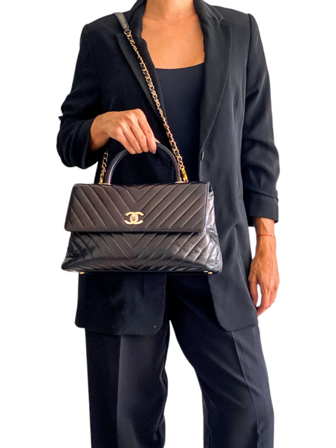 Bolso "Calfskin Chevron Quilted Large Coco Handle Flap"