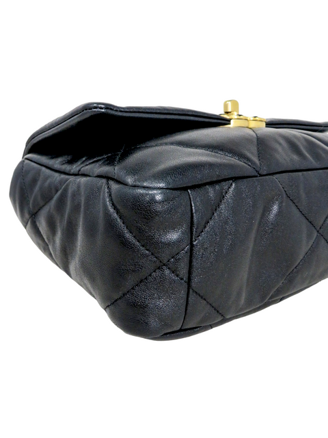 Bolso "Lambskin Quilted Medium Chanel 19 Flap"