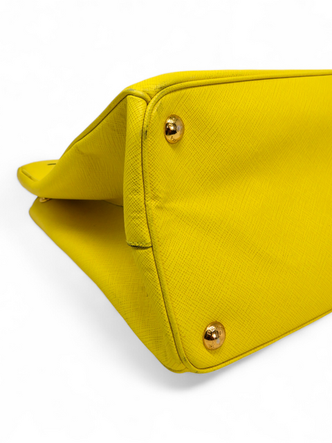 Bolso "Large Saffiano Galleria Double Zip Tote"