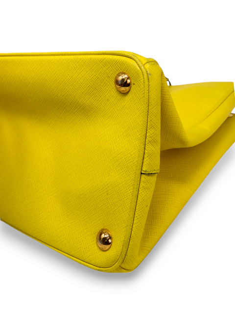 Bolso "Large Saffiano Galleria Double Zip Tote"