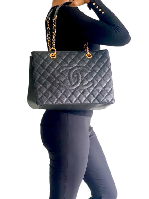 Cartera "Caviar Grand Shopping Tote"