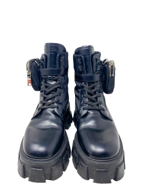 Botas "Monolith brushed leather and nylon boots with pouch"