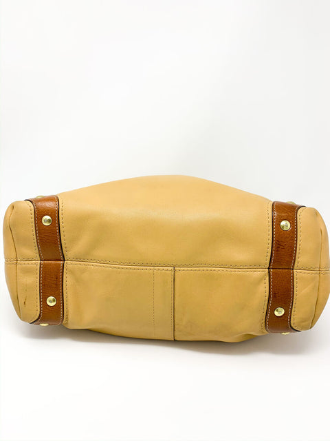 Cartera Coach