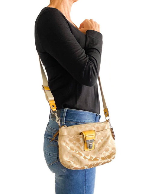 Cartera Coach