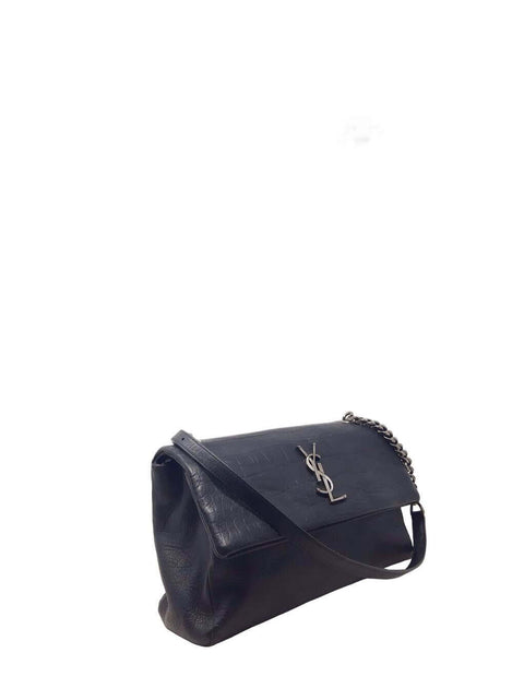 Cartera "Embossed Monogram West Hollywood Bag"