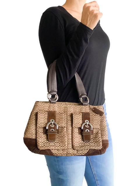 Cartera Coach