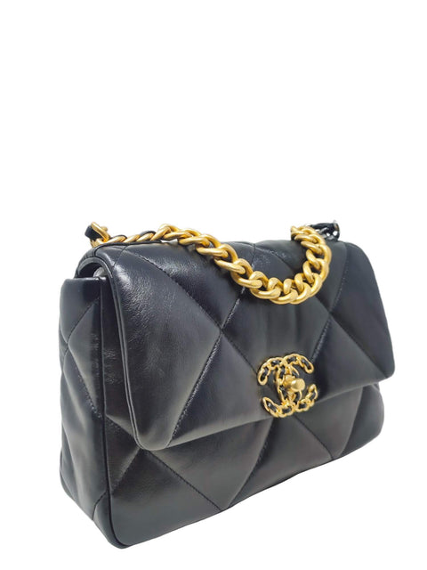 Bolso "Chanel 19 Lambskin, Gold-Tone, Silver-Tone & Ruthenium-Finish Metal Black"