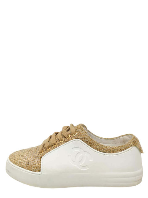 Tenis "Interlocking CC Logo Leather Sneakers"