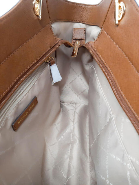 Cartera "Jet Set Large Saffiano Leather Shoulder Bag"