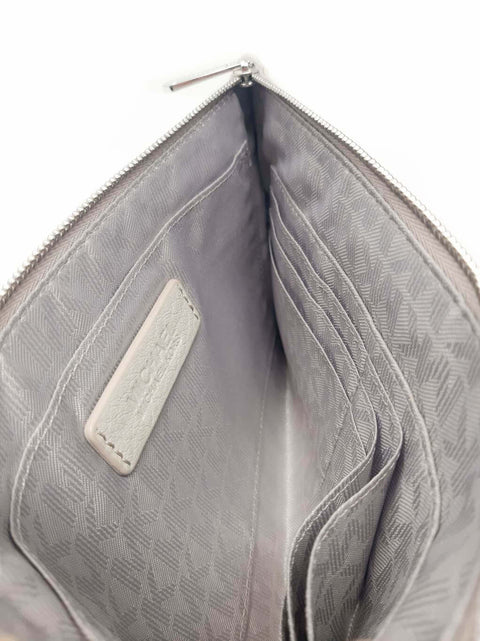 Cartera Gris