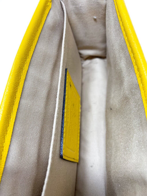 Cartera Amarilla