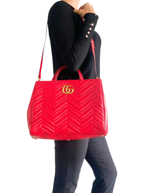 Bolso "Medium Marmont Matelassé GG Tote"