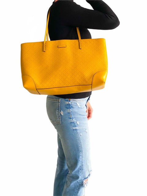 Cartera Amarilla