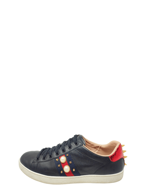 Tenis "Ace studded leather sneaker"